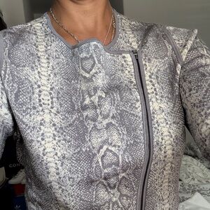 Ann Taylor Gray Snake Pattern Blazer